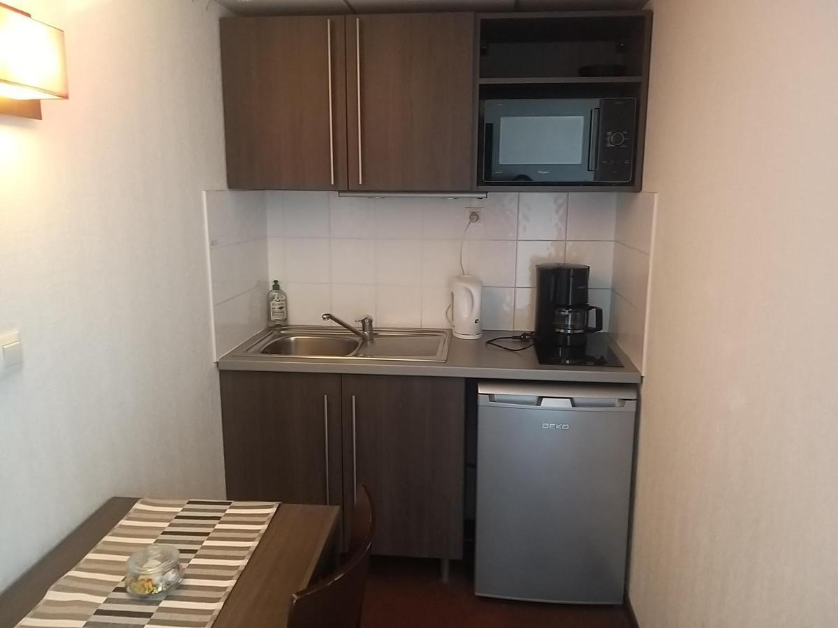 Studio Privatif Dans Hotel Residence Nimes Gare Εξωτερικό φωτογραφία